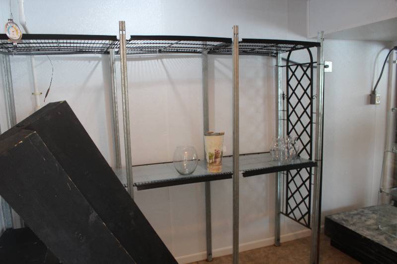 lot 753 image: Wire Display Rack
