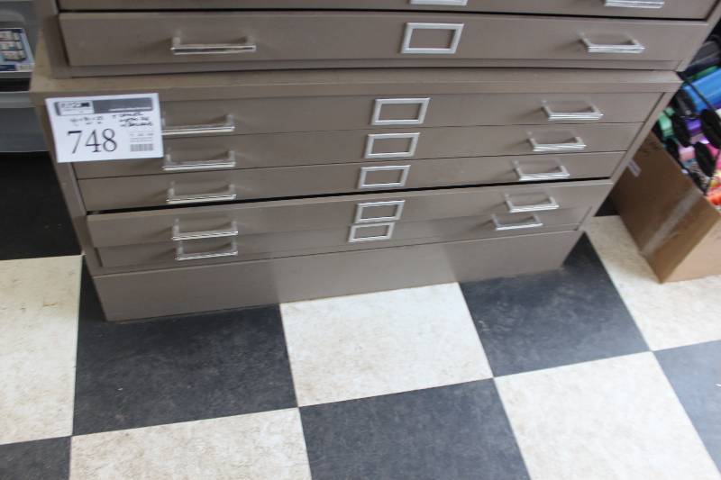 lot 748 image: 5-Drawer Metal Files w Assorted Balloons