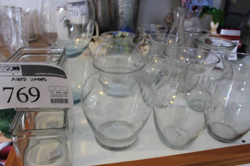 lot 769 image: Assorted Floral Vases