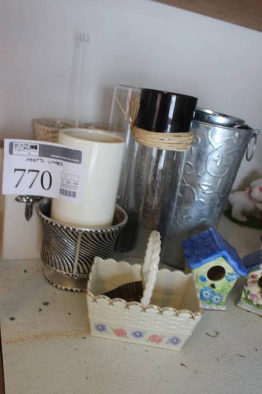 lot 770 image: Assorted Floral Vases