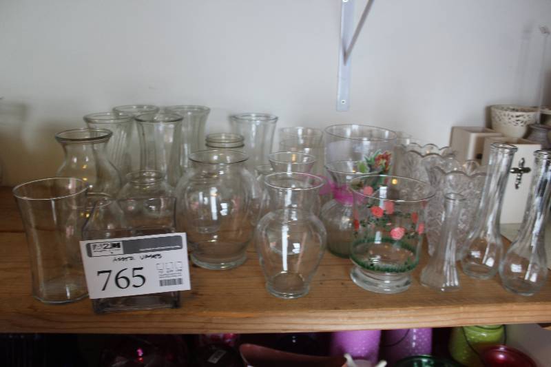 lot 765 image: Assorted Floral Vases