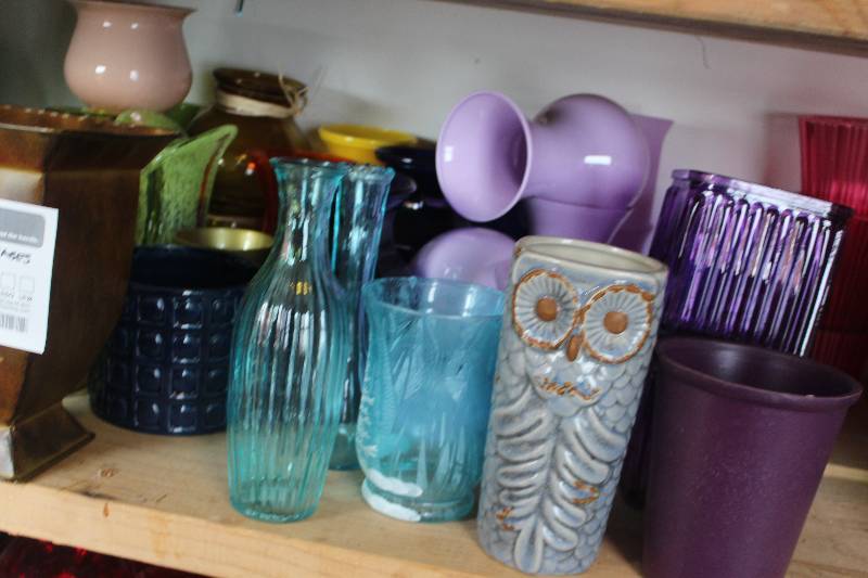 lot 762 image: Assorted Floral Vases