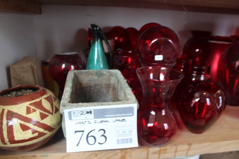 lot 763 image: Assorted Floral Vases