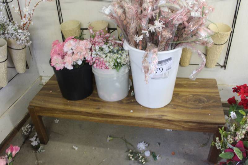 lot 779 image: Table, Silk Flowers in Containers