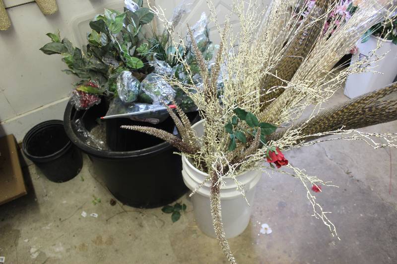 lot 782 image: Assorted Floral Filler, Greenery