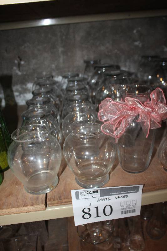 lot 810 image: Lot of (15) Assorted Vases
