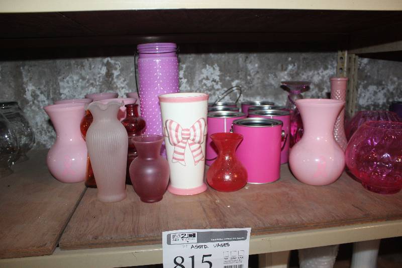 lot 815 image: Lot of (20) Assorted Vases