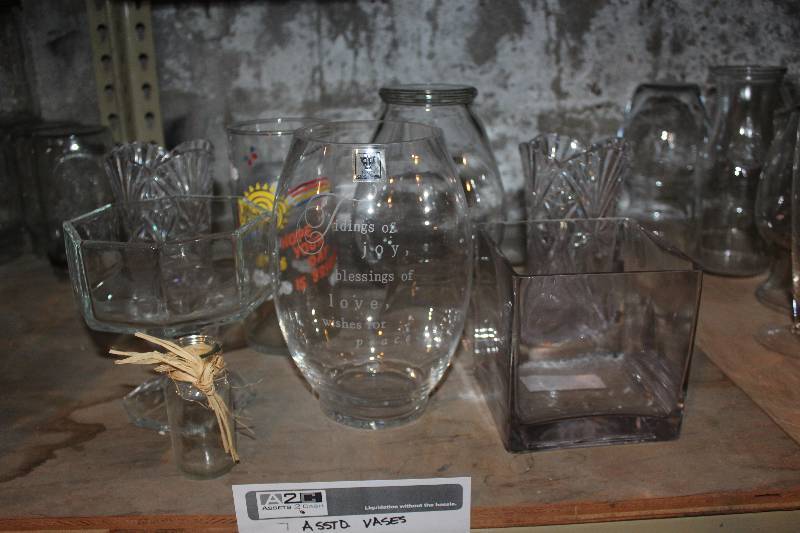 lot 811 image: Lot of (7) Assorted Vases