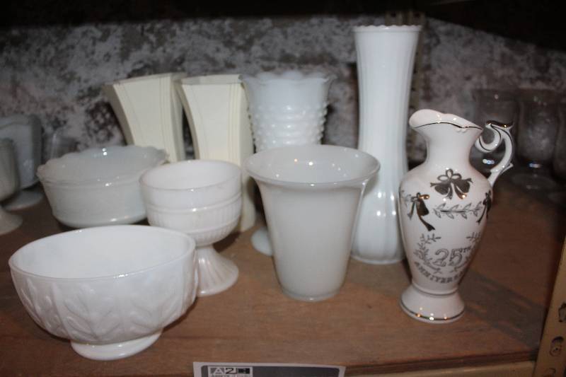 lot 817 image: Lot of (8) Assorted Vases