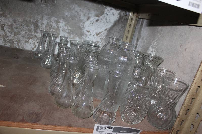 lot 821 image: Lot of (25) Assorted Vases