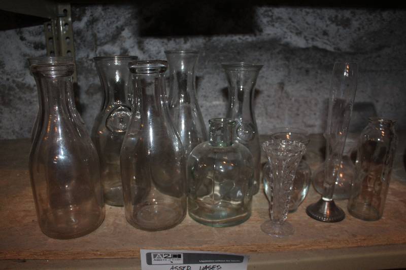 lot 824 image: Lot of (10) Assorted Vases