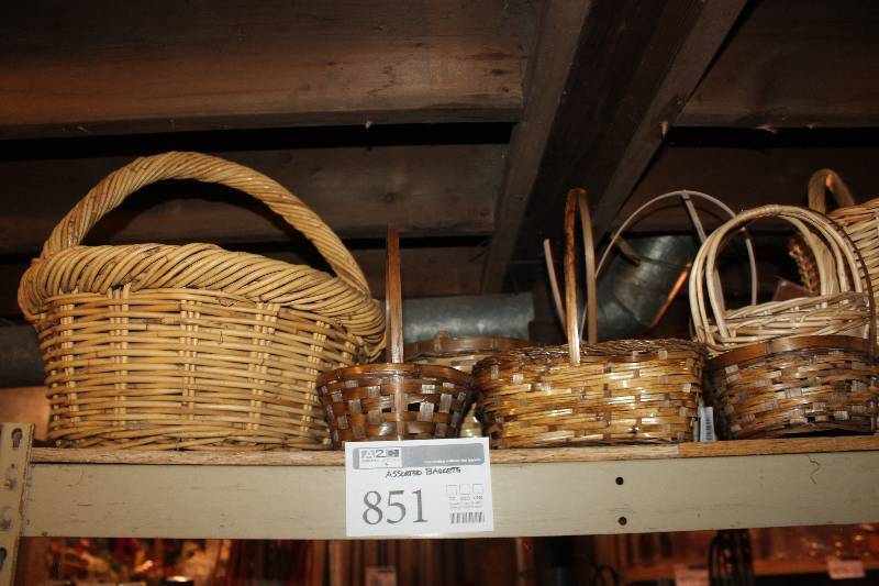 lot 851 image: Assorted Wicker Baskets