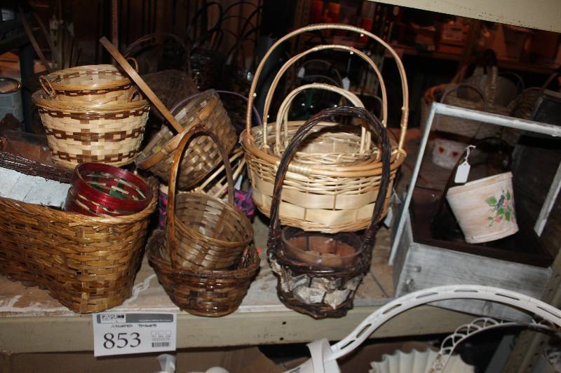 lot 853 image: Assorted Wicker Baskets