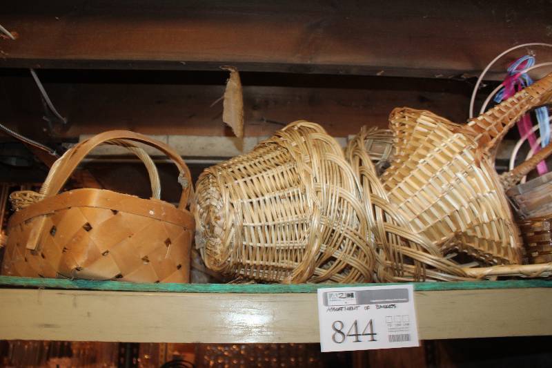 lot 844 image: Assorted Wicker Baskets