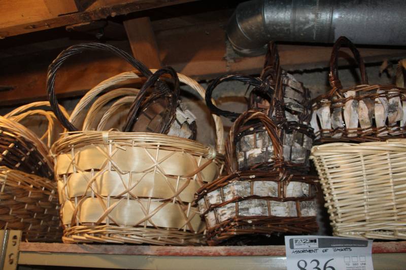 lot 836 image: Assorted Wicker Baskets