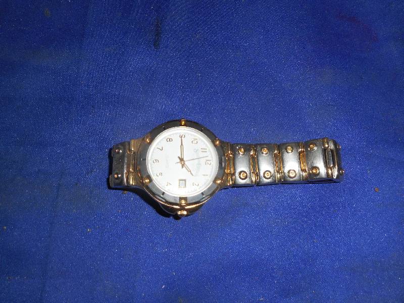 QUARTZ MENS WATCH