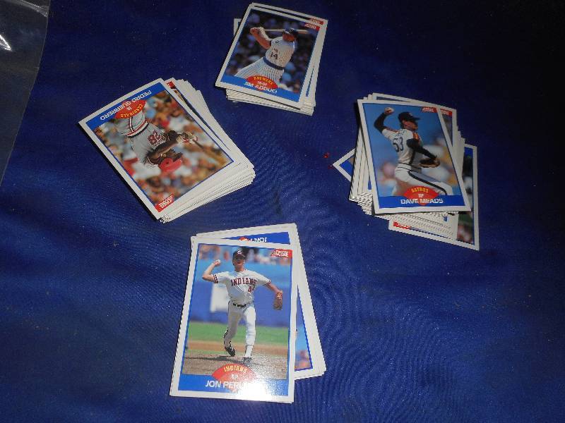 COLLECTIBLE BASEBALL CARDS