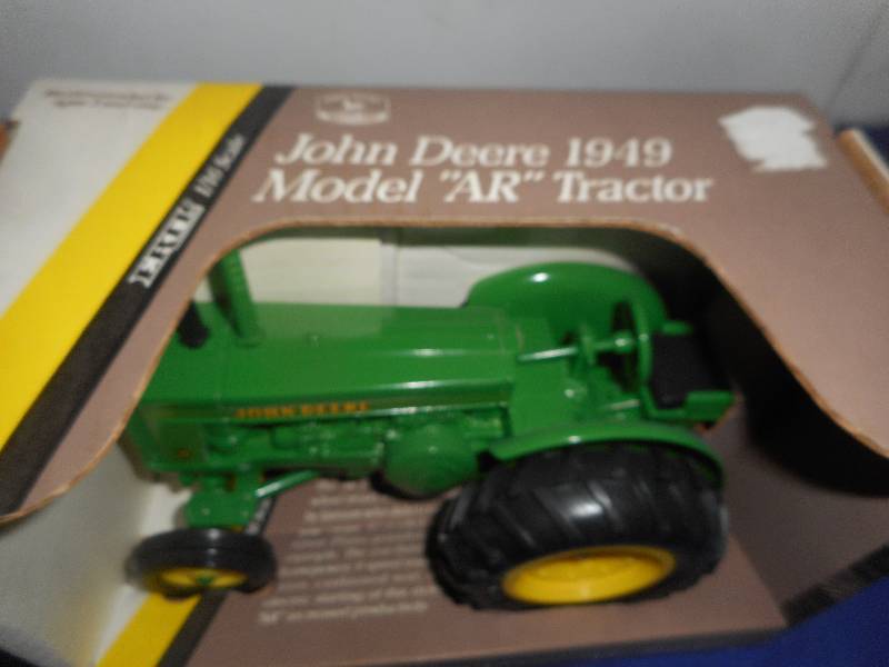 JOHN DEERE TRACTOR
