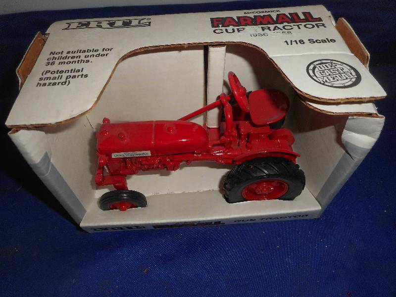 FARM ALL CUB TRACTOR