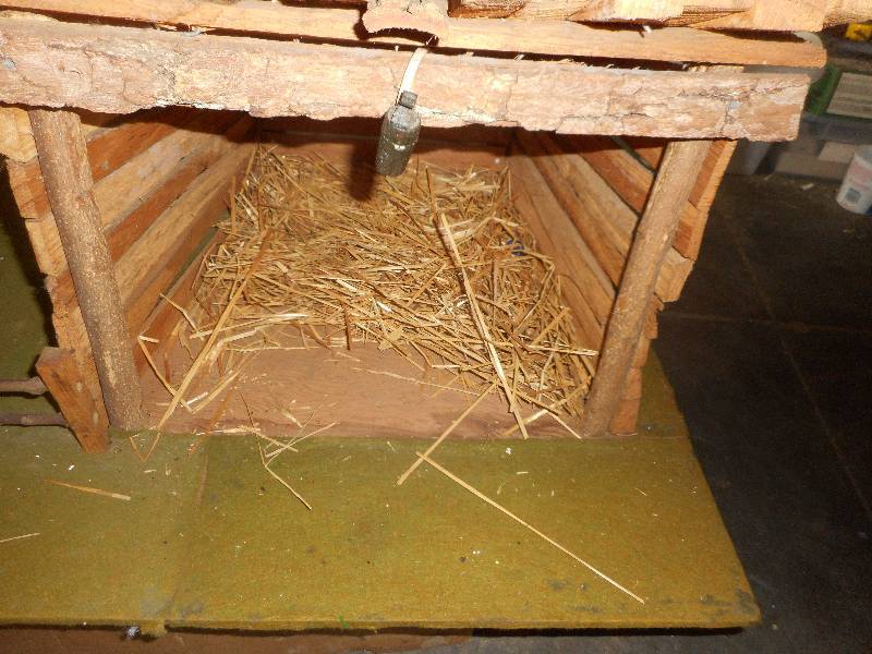 WOODEN MANGER SET