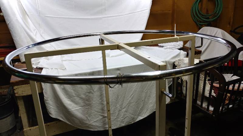 lot 119 image: Clothing Rack