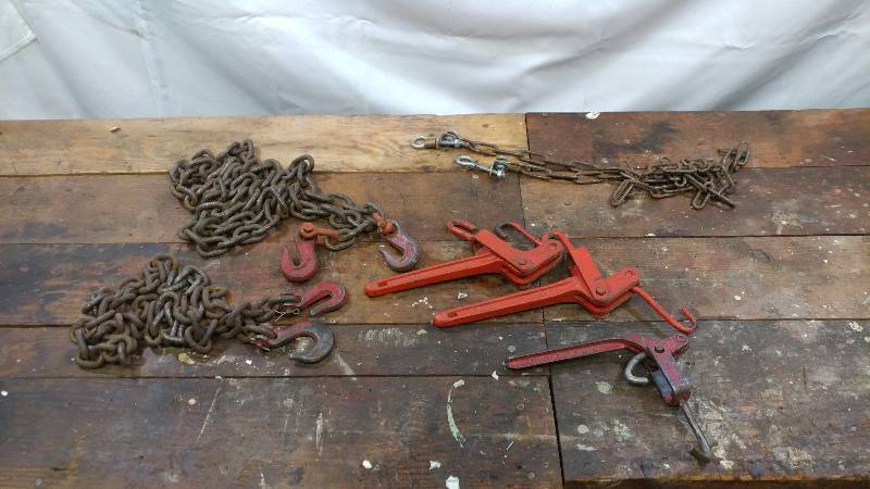 lot 11 image: Chains and 3 Load Binders