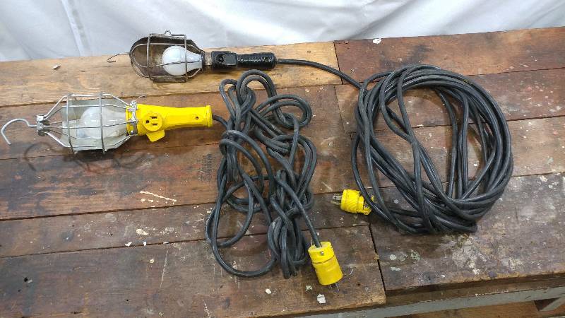 lot 16 image: 2 Work Lights