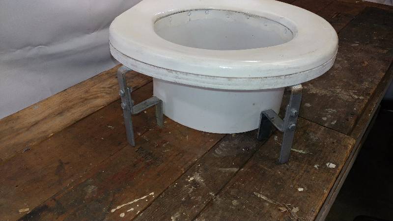 lot 32 image: Porta-Potty Bucket Topper