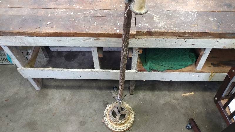 lot 42 image: Antique Floor Lamp