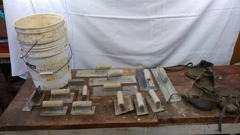 lot 43 image: Concrete Tools and Equipment