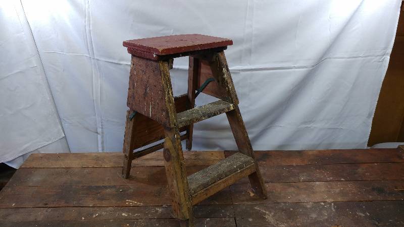 lot 44 image: Step Stool