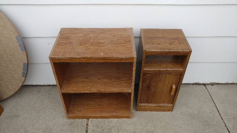 lot 46 image: Bookshelf and End Table