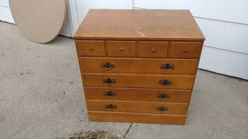 lot 47 image: Dresser