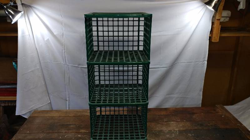lot 49 image: Green Shelving Unit