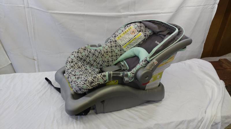 lot 71 image: Car Seat