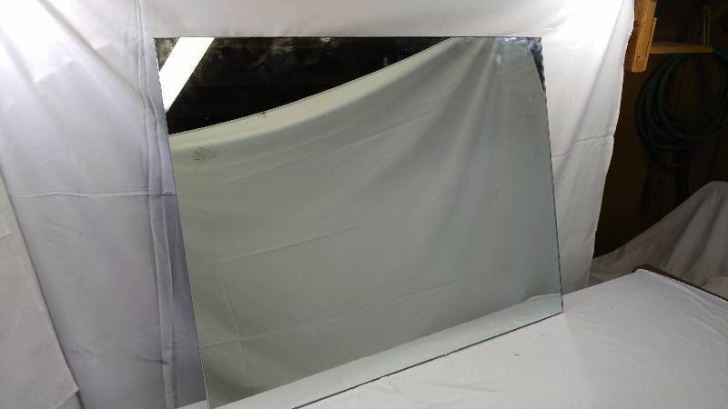 lot 85 image: Mirror