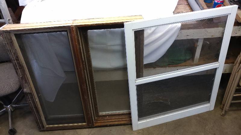 lot 98 image: Windows