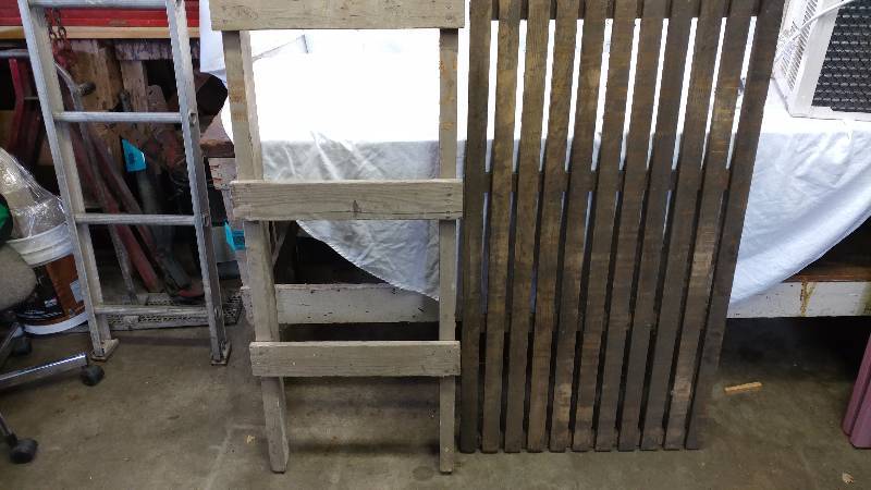 lot 109 image: 8ft Ladder and Wood Fencing