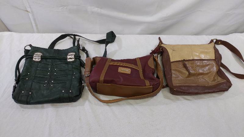lot 73 image: Purses and Handbags
