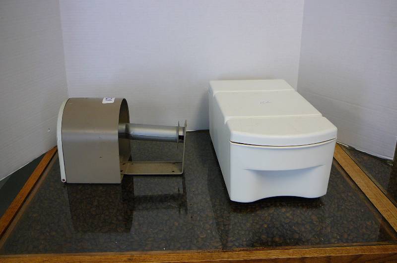Toilet Roll Holder and Plastic box