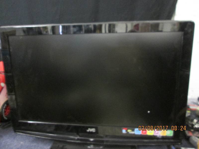 lot 2 image: jvc 31 lcd tv powers on ...