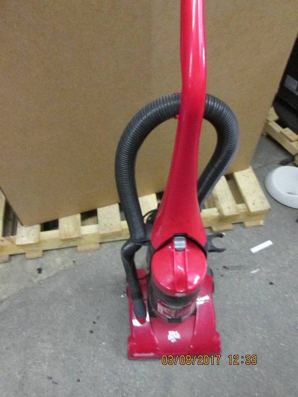 lot 35 image: dirt devil clean path vacum powers ...
