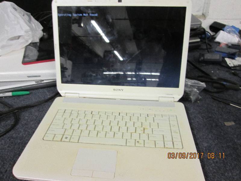 lot 44 image: sony viao laptop says operating sys...