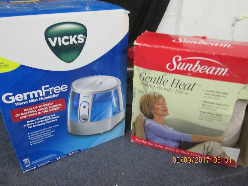 lot 48 image: sunbeam gentle heat pillow and a vi...