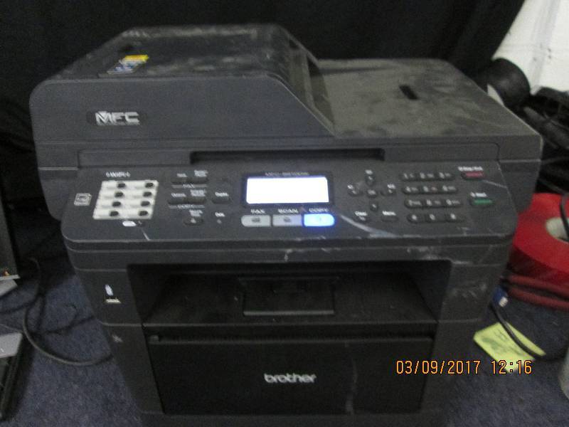 lot 63 image: brother mfc 8910dw printer powers o...