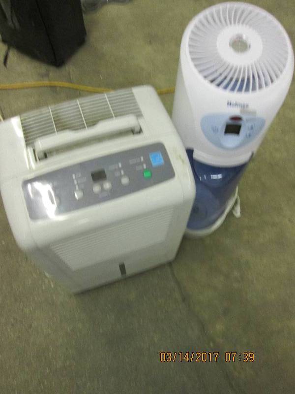 lot 69 image: 2 humidifiers both power on ...