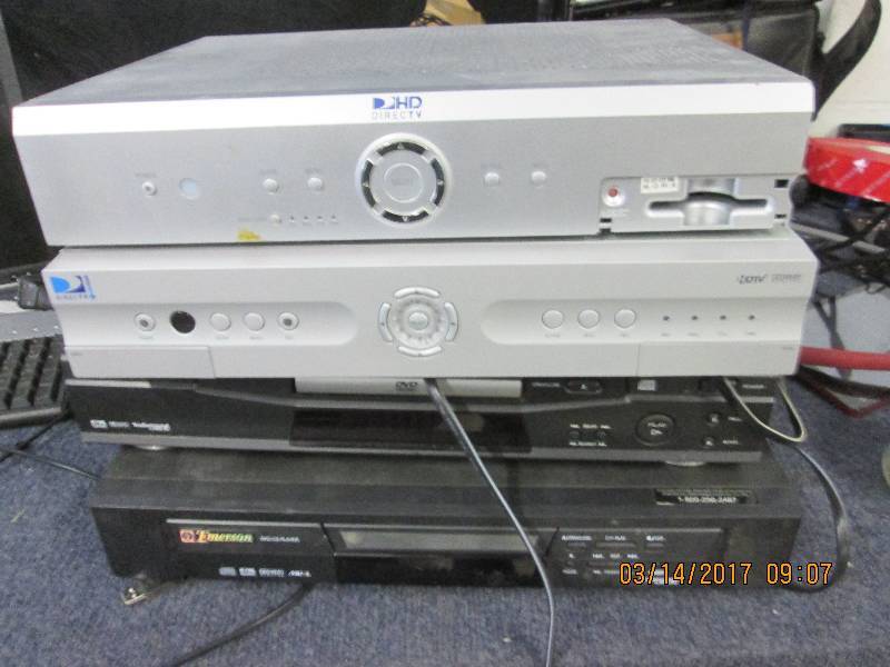 lot 86 image: 2 dvd players both power up and tra...