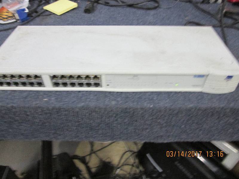 lot 103 image: 3com superstack baseline hub powers...