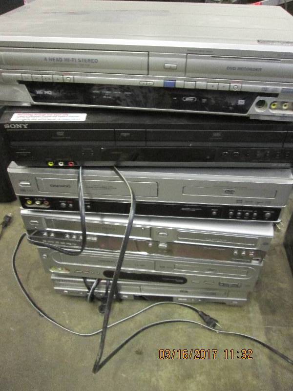 lot 111 image: 6 dvdvhs players all power on ...
