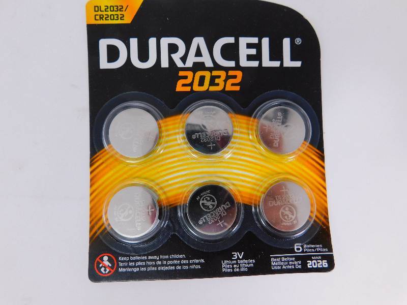 lot 46 image: New Duracell Coin Button 2032 Lithium Batteries - 6 Pack